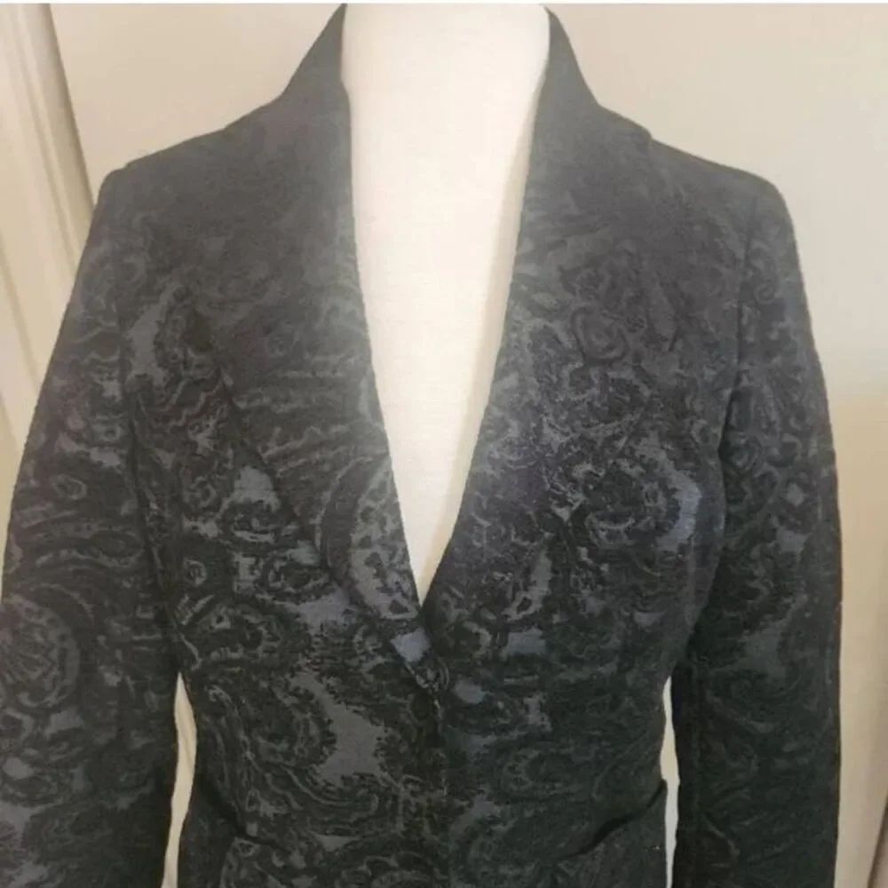 J51 Liz Claiborne jacket black velvet floral pattern lined front pockets Medium